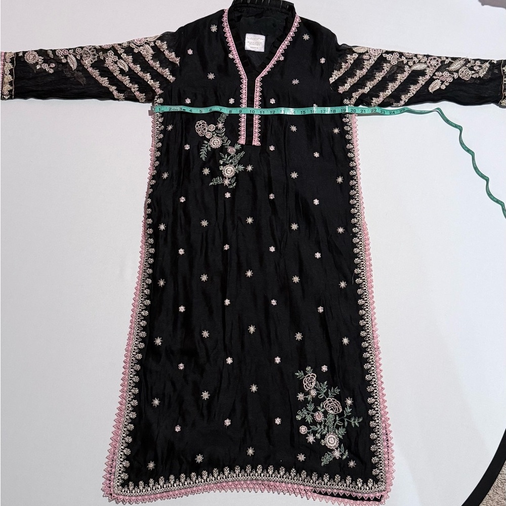 Elegant Black Embroidered Wedding Dress